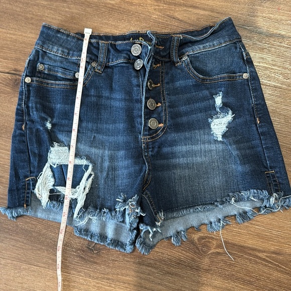 Woman's Indigo Rein Super High-Rise Button Shorts. Size 26. - Picture 6 of 6